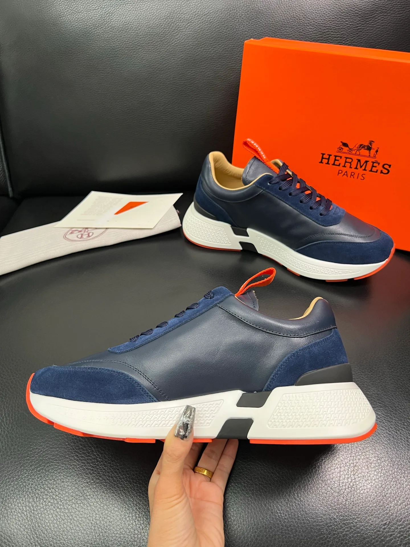 Men's men's shoes 💰840 Hermes top purchasing Hermes counter synchronization, original factory configuration, original cowhide fabric imported from Italy, high-quality splicing technology, fully imported water-dyed cowhide lining, soles: original factory special soles are super comfortable, original factory and single goods are high quality, welcome to compare and synchronize with counters, code number 39-44 (customized 38 45) 85863